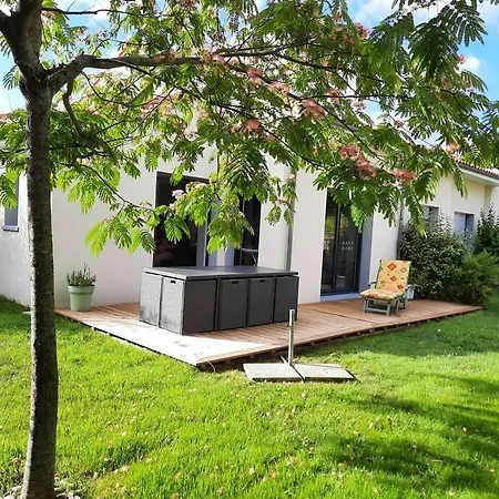 9 Pers 160 M² +Jardin- 10Mn Nantes -30Mn Mer Bouguenais Exterior photo