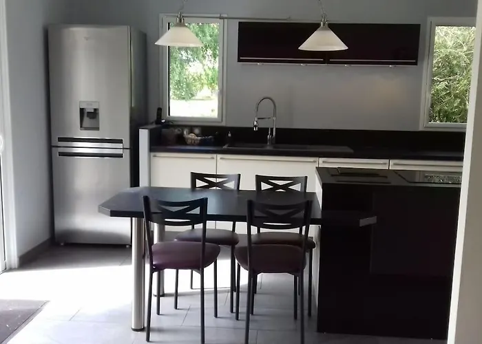 9 Pers 160 M² +Jardin- 10Mn Nantes -30Mn Mer