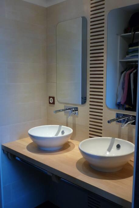 9 Pers 160 M² +jardin- 10mn Nantes -30mn Holiday home