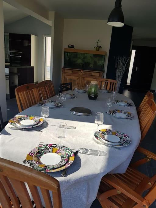 9 Pers 160 M² +jardin- 10mn Nantes -30mn Holiday home *