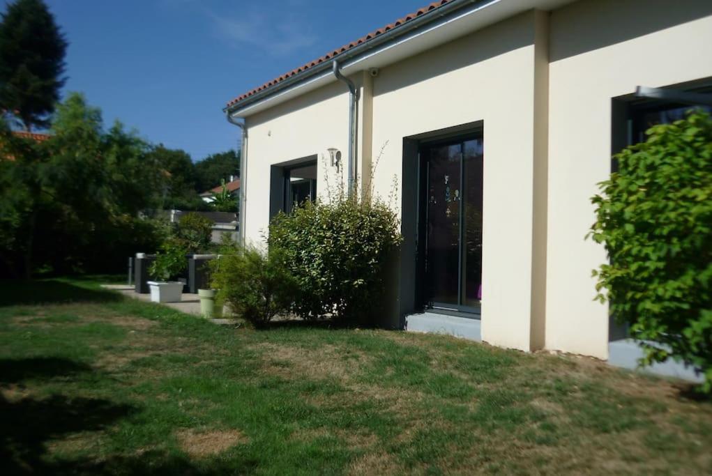 9 Pers 160 M² +jardin- 10mn Nantes -30mn Holiday home *