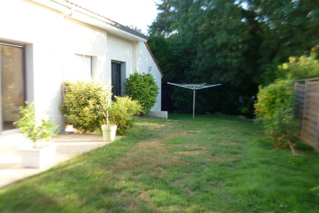 9 Pers 160 M² +jardin- 10mn Nantes -30mn Holiday home
