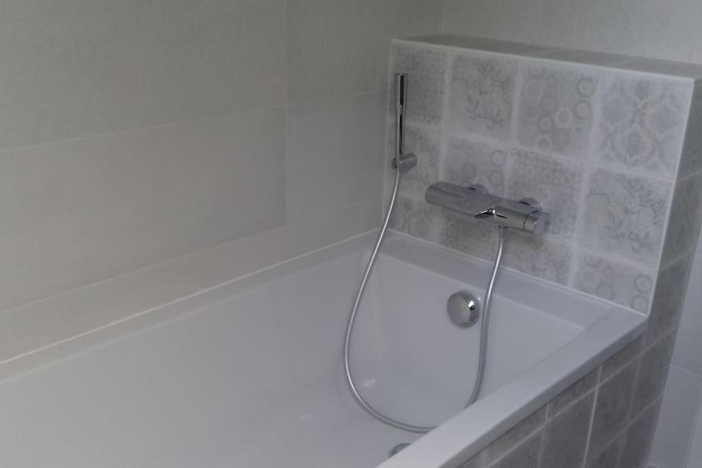 9 Pers 160 M² +jardin- 10mn Nantes -30mn *