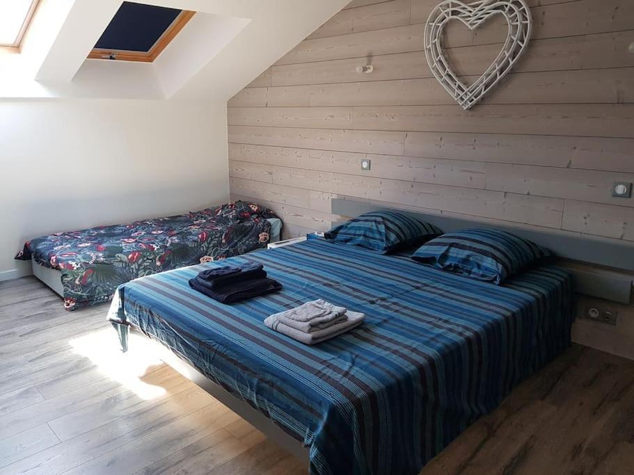 9 Pers 160 M² +jardin- 10mn Nantes -30mn Holiday home Bouguenais