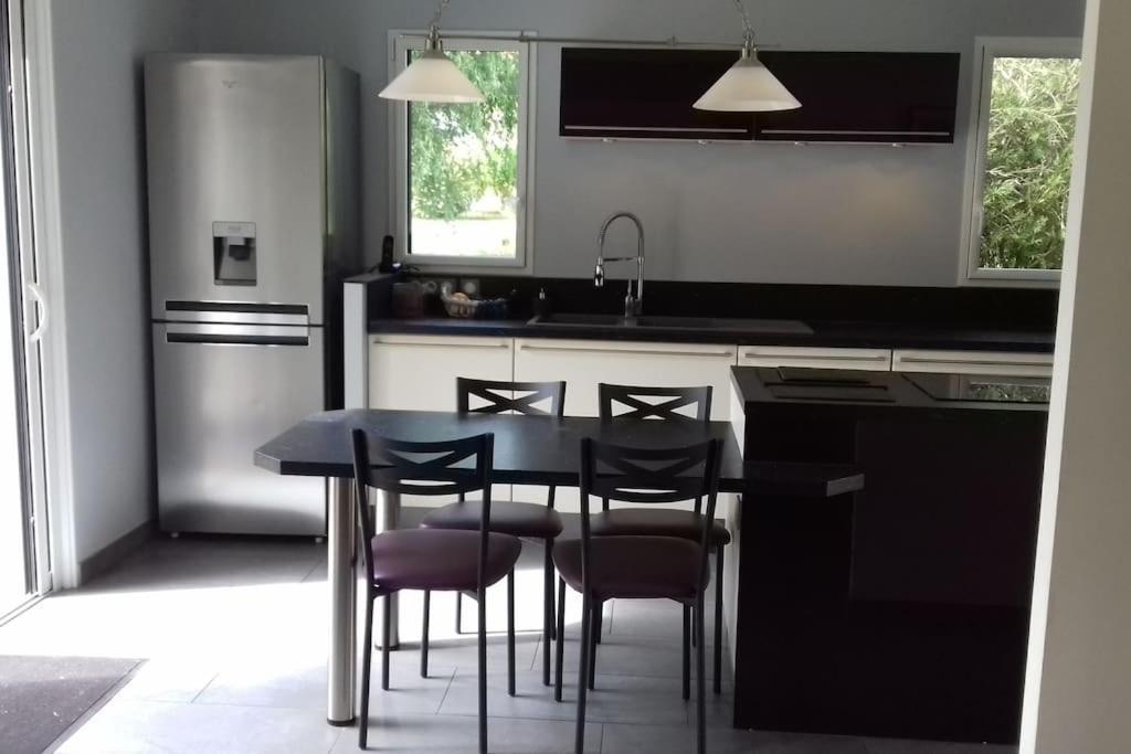 9 Pers 160 M² +jardin- 10mn Nantes -30mn Holiday home *