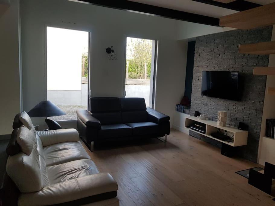 9 Pers 160 M² +jardin- 10mn Nantes -30mn Holiday home
