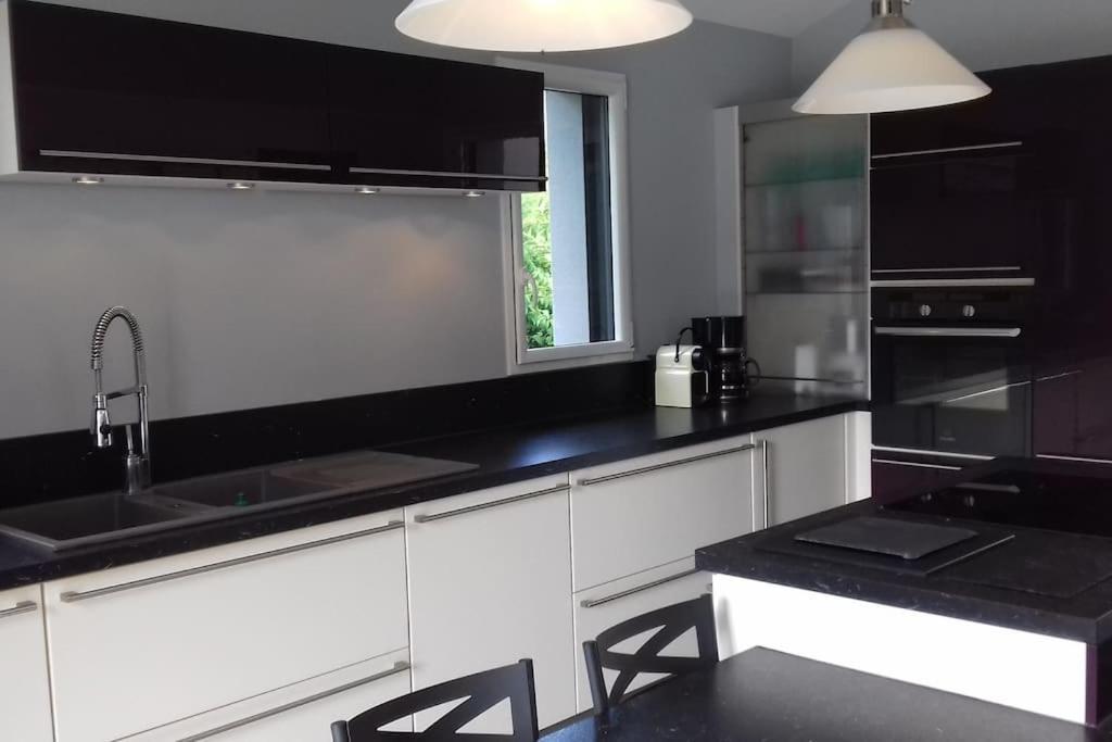 Holiday home 9 Pers 160 M² +jardin- 10mn Nantes -30mn *